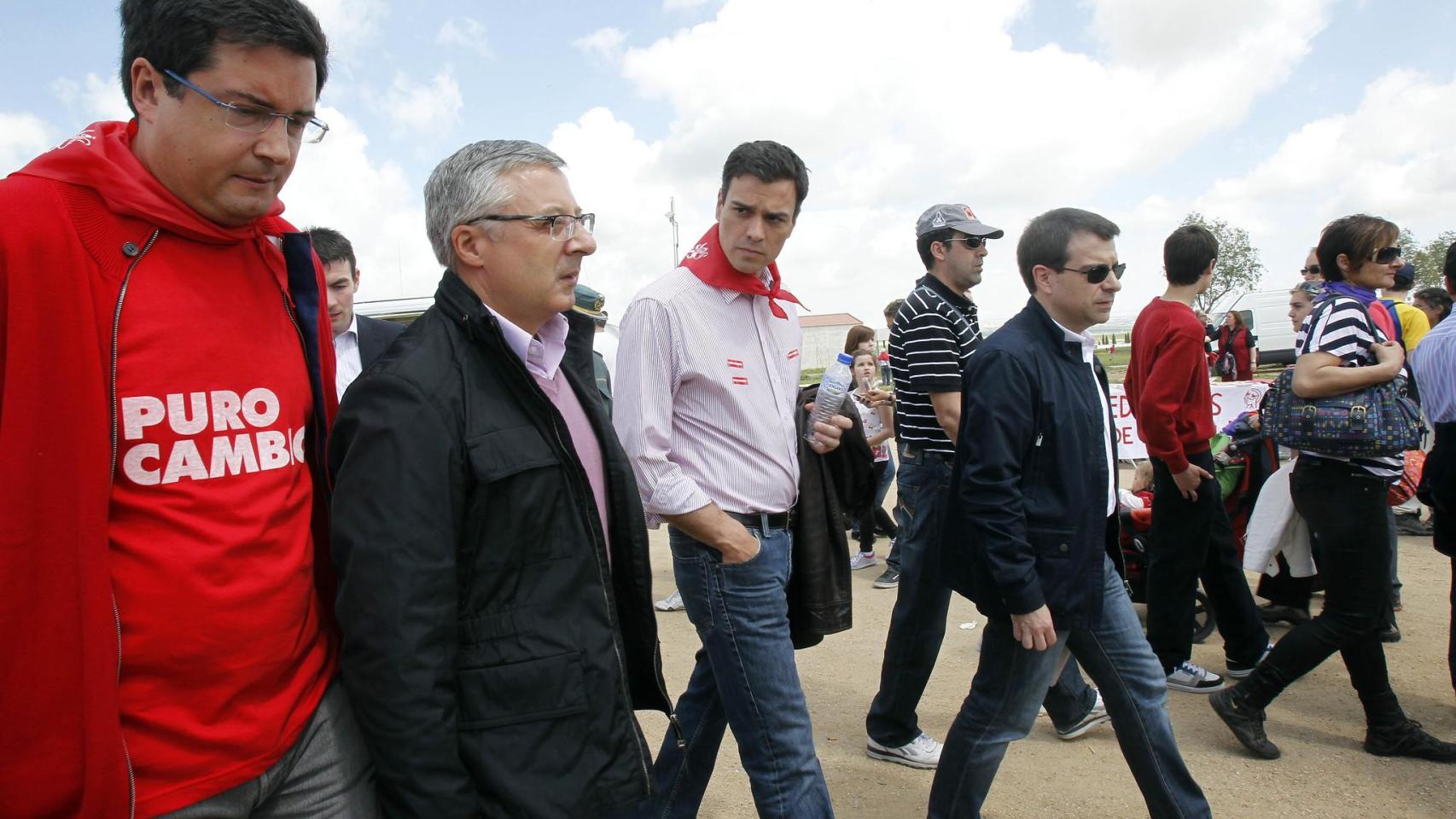 Óscar López, José Blanco y Pedro Sánchez en un acto en 2010.