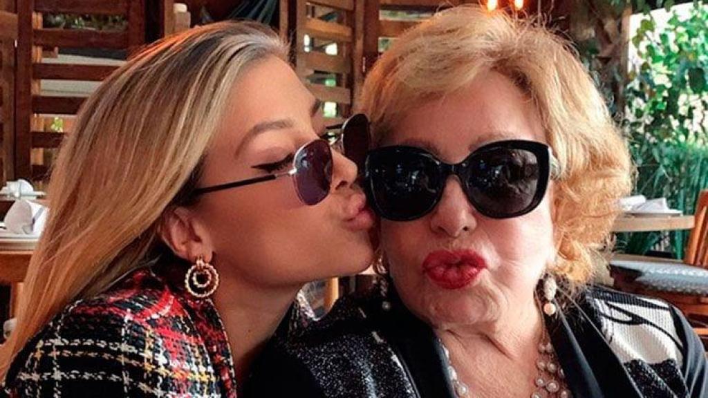 Michelle Salas y Silvia Pinal, a imagen de sus redes sociales.