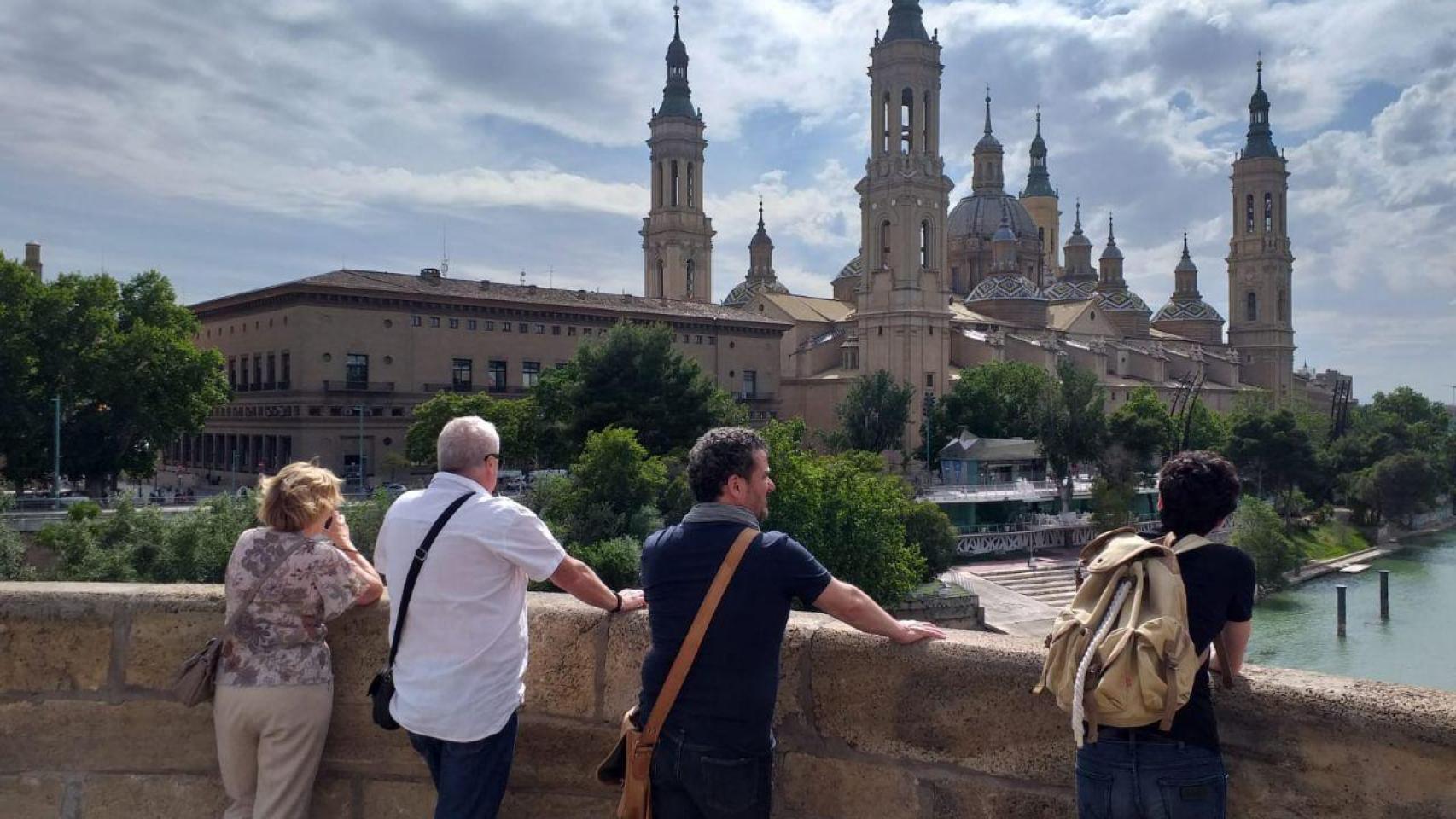 Turistas en Zaragoza.