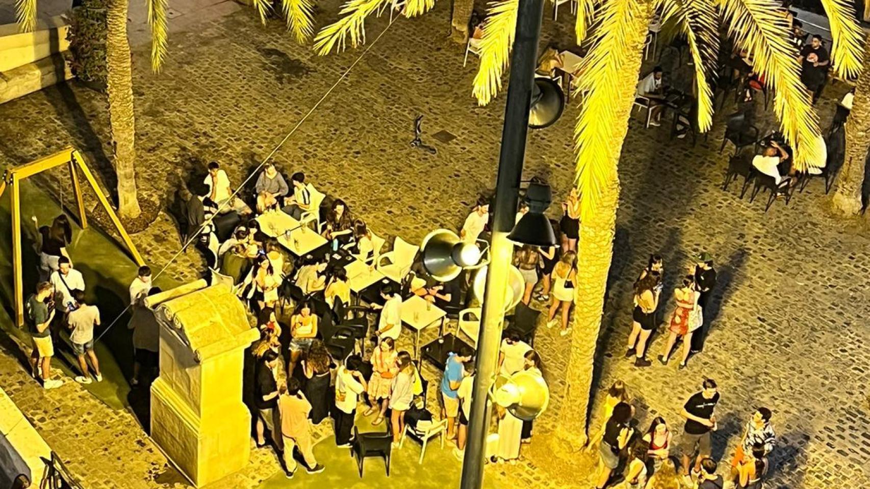 Terrazas abiertas de madrugada en el Casco Antiguo, en imagen de archivo.