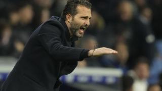 Rubén Baraja, dirigiendo al Valencia CF