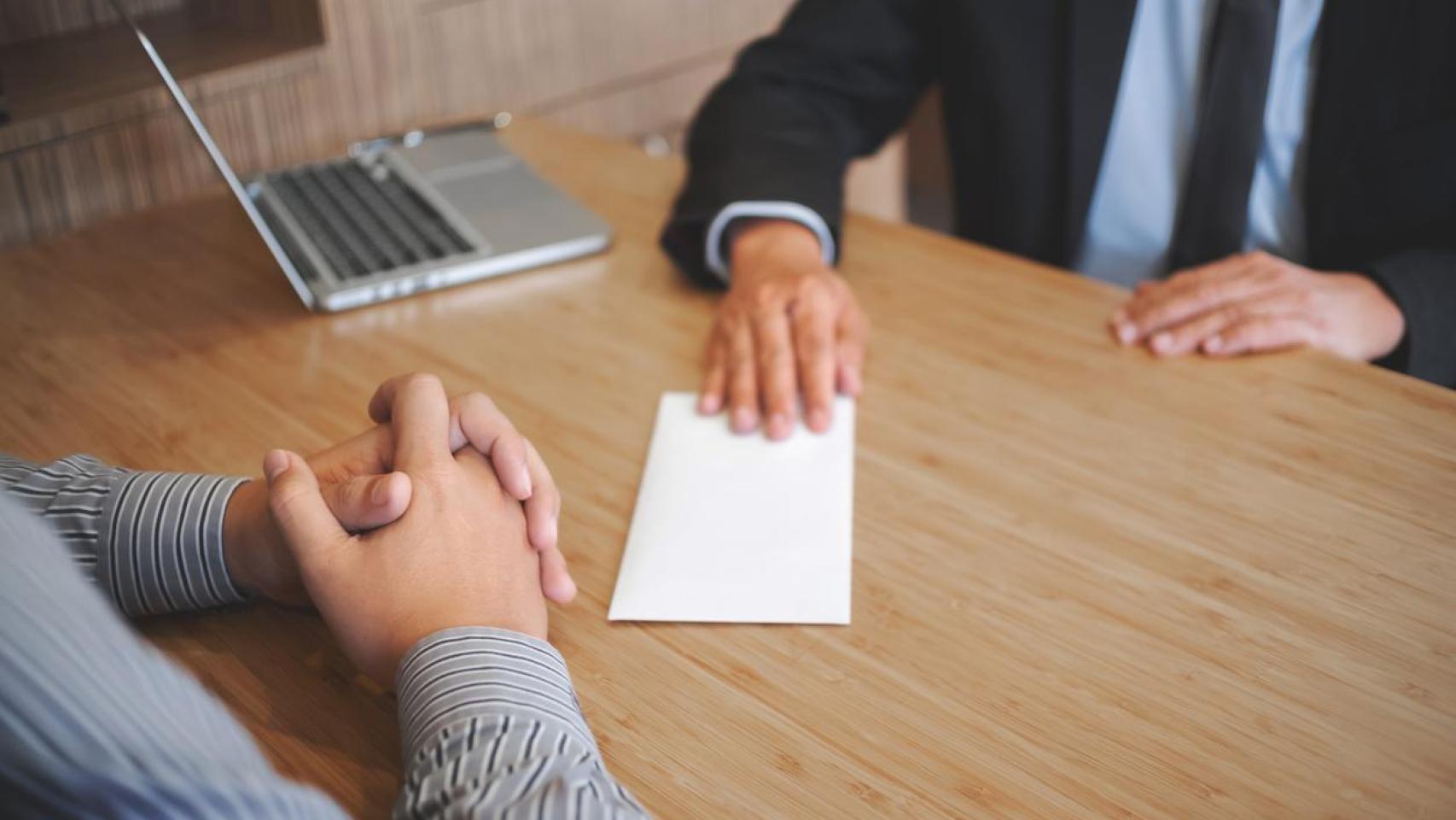 La medida incluye a más de 100 empresas.