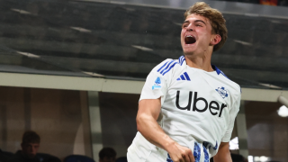 Nico Paz celebra un gol con la camiseta del Como italiano