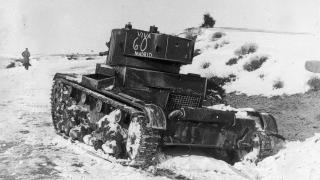 Un tanque ligero soviético T-26 durante la batalla de Teruel