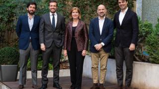 Los socios de Hyperion Fund, con Pablo Casado en el centro, con Paula Dobriansky, ex subsecretaria de Estado de EEUU.
