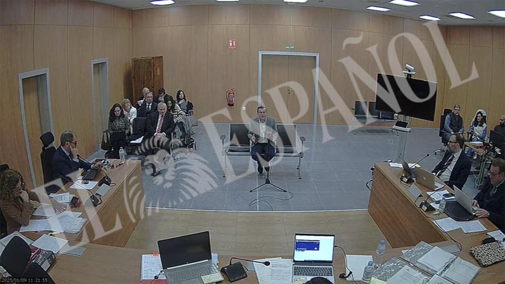 El presidente de la Diputación de Badajoz, Miguel Ángel Gallardo, este jueves 9 de enero declarando ante la juez.