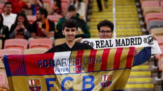 Aficionados de Barça y Real Madrid en el interior del estadio.