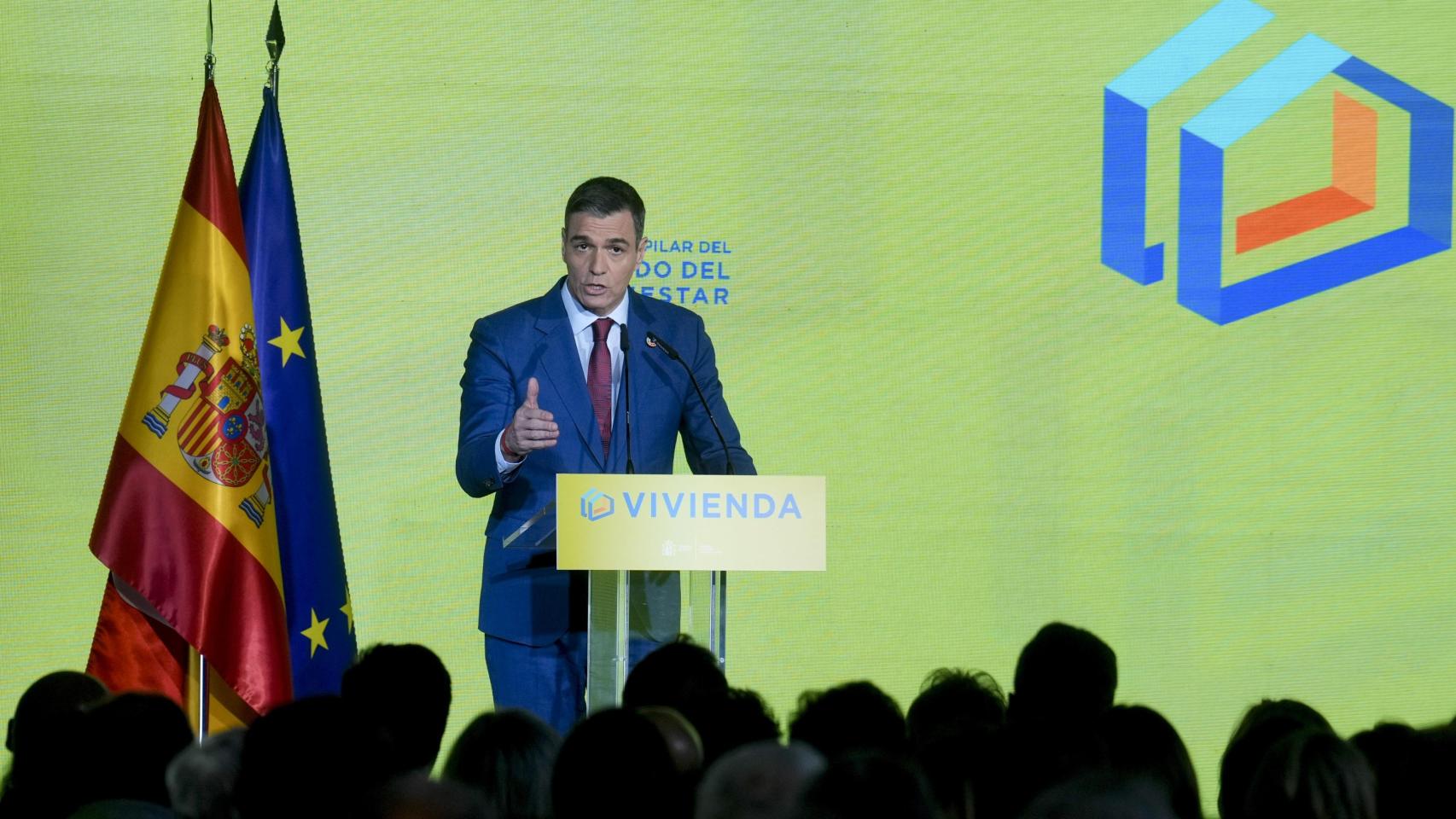 El presidente del Gobierno Pedro Sánchez clausura el foro 'Vivienda: quinto pilar del Estado del bienestar' organizado por el Gobierno sobre el problema del acceso a la vivienda, este lunes, en Madrid.