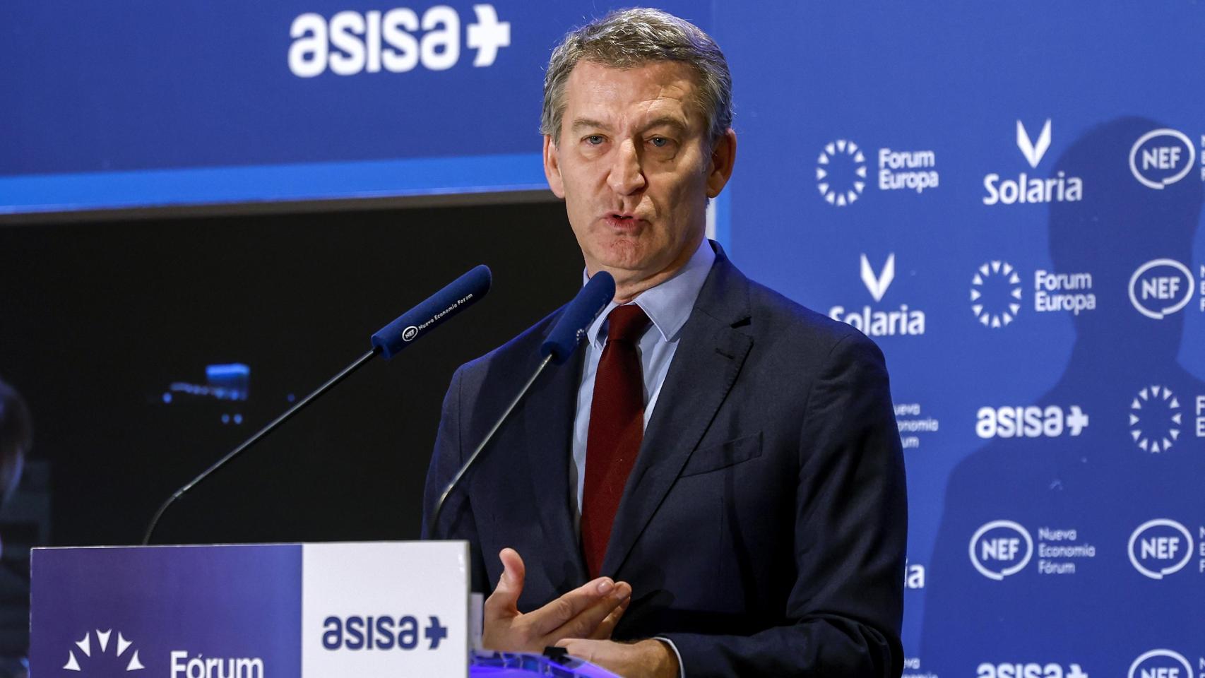 El presidente del PP, Alberto Núñez Feijóo, durante el desayuno informativo en el que ha intervenido.
