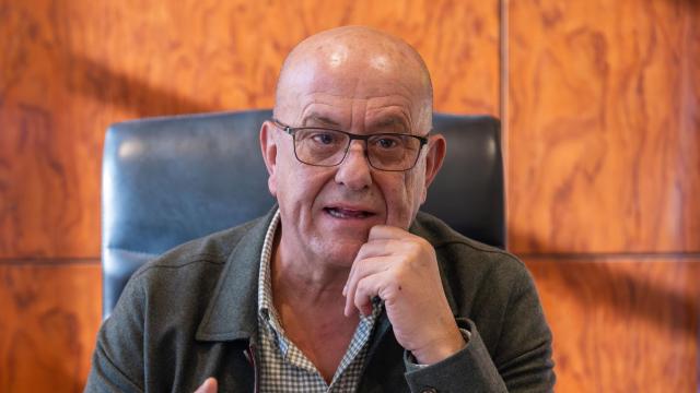 Emilio Bravo durante la entrevista con EL ESPAÑOL - EL DIGITAL CLM.