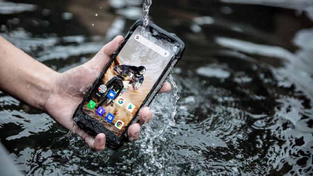 Móvil resistente al agua