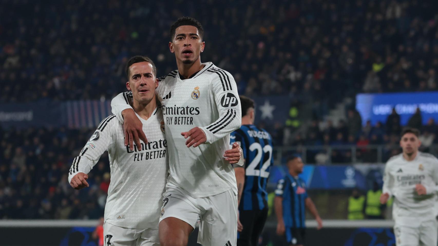 Bellingham y Lucas Vázquez celebran un gol con el Real Madrid en Champions League