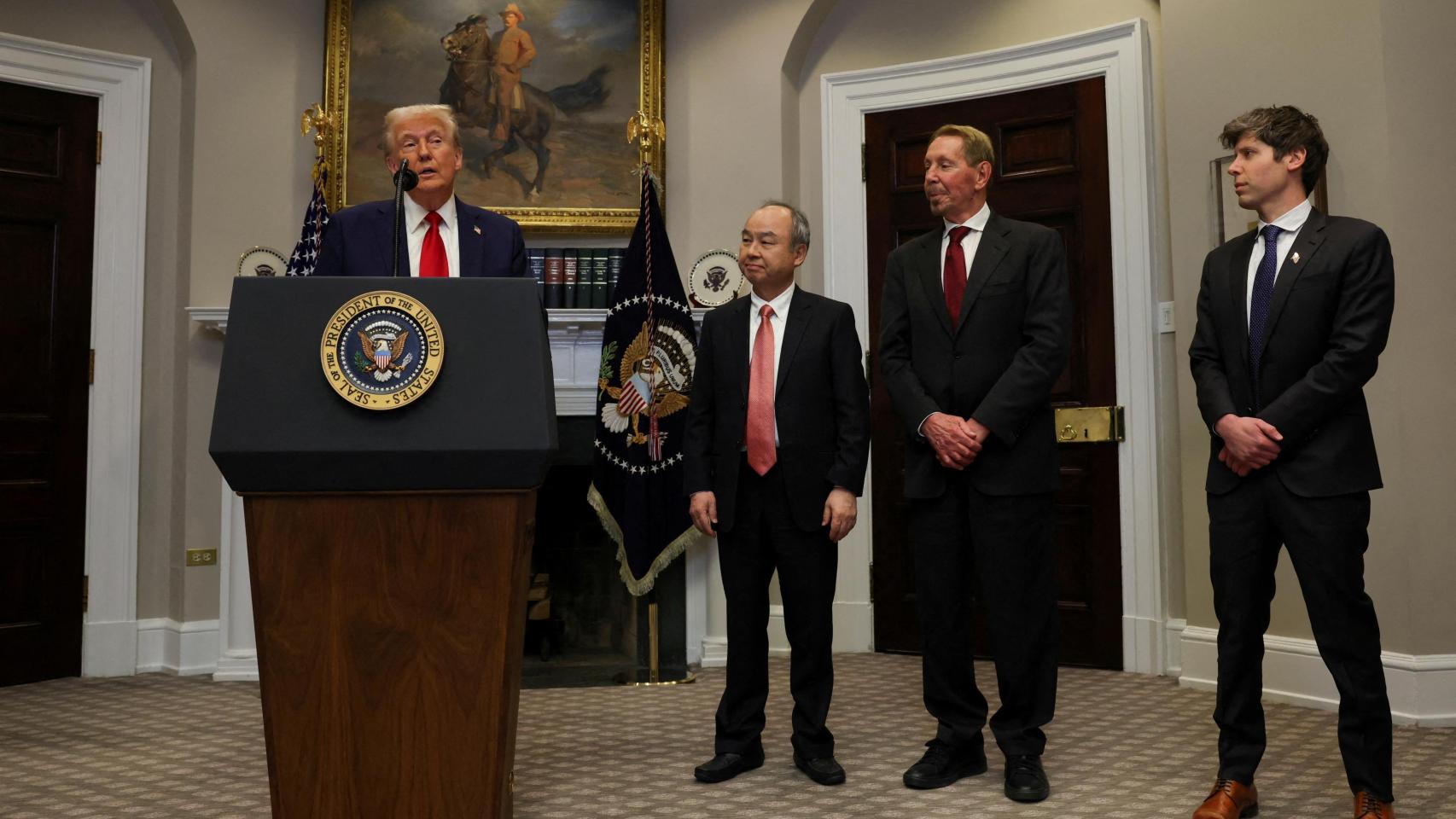 Donald Trump, presidente de EEUU, en una comparecencia en la Casa Blanca junto a Masayoshi Son (SoftBank), Larry Ellison (Oracle)  y Sam Altman (OpenAI).