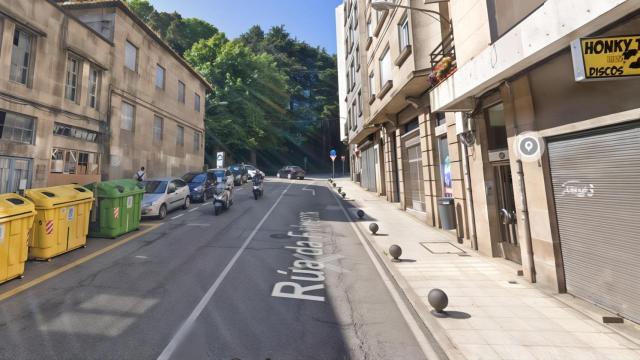 A Rúa da Falperra, en la ciudad olívica.