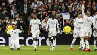 Los jugadores del Real Madrid celebran el segundo gol de Rodrygo ante el Salzbugo.