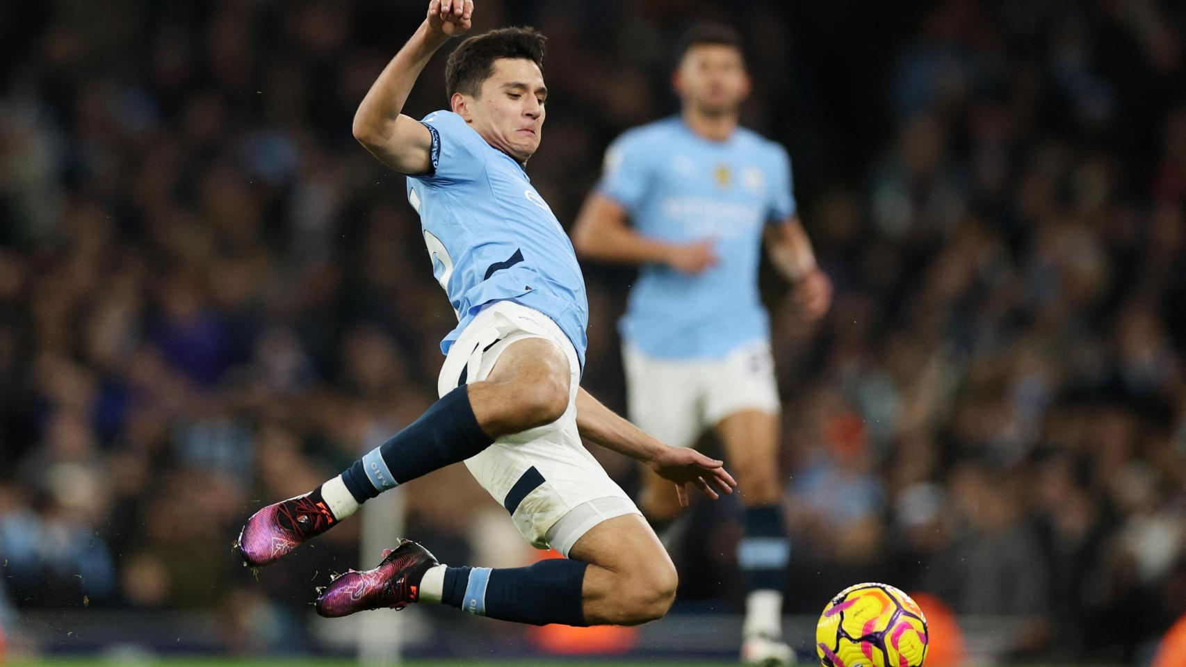 Khusanov, en su debut con el Manchester City.