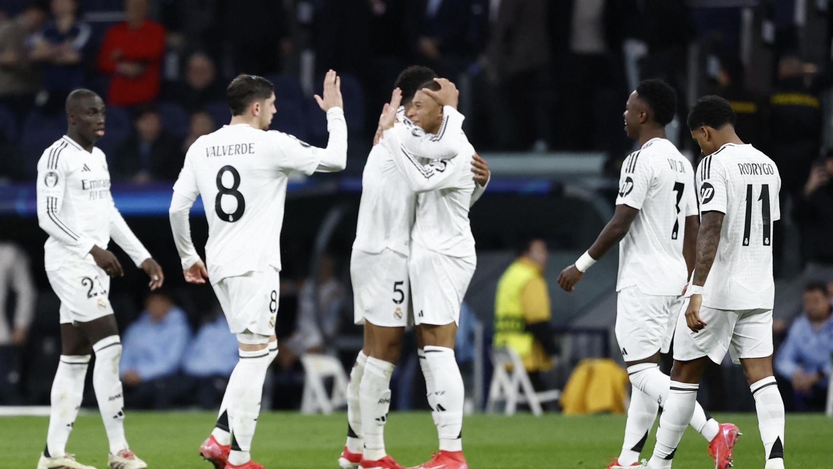 Los jugadores del Real Madrid celebran un gol