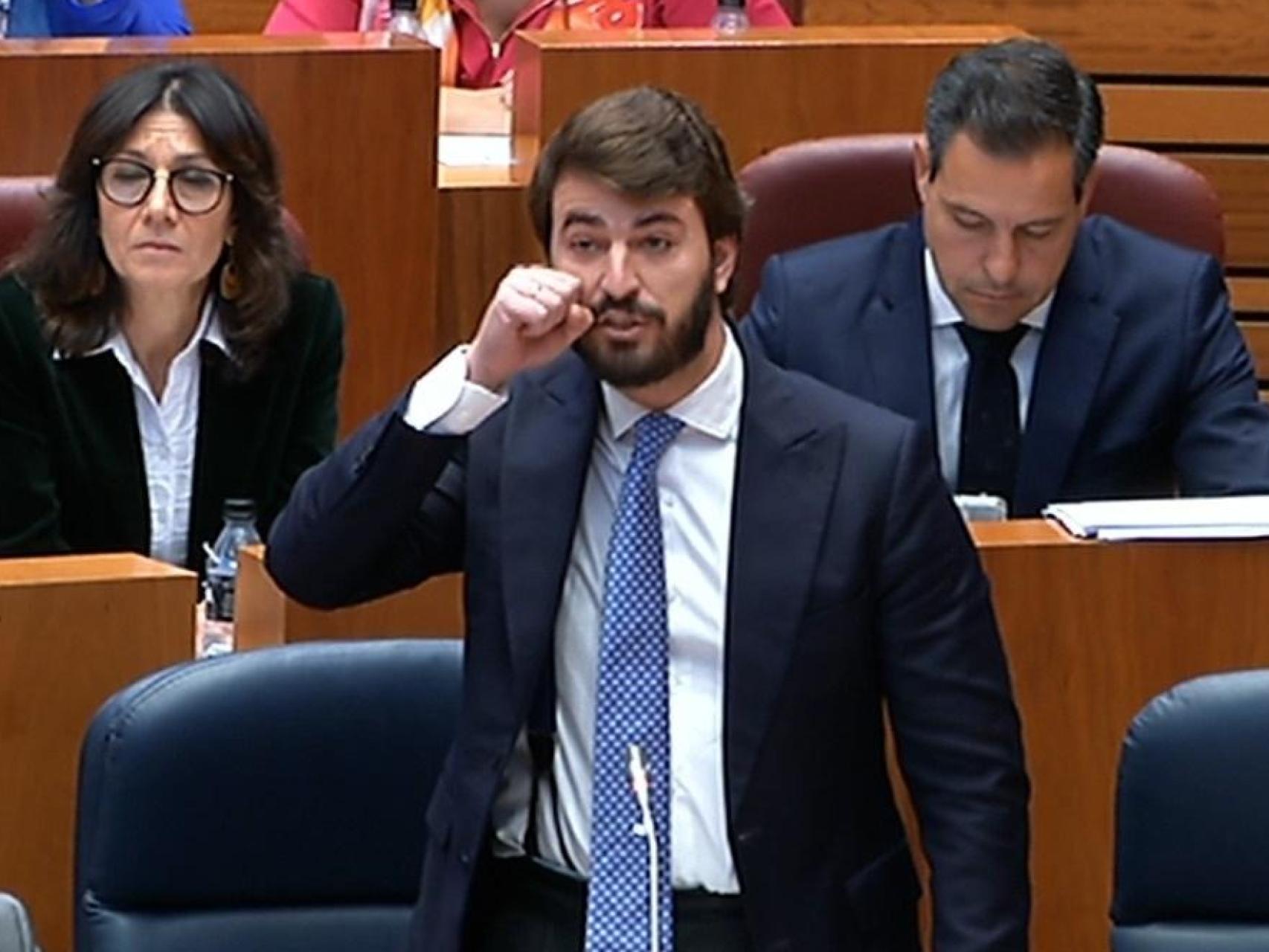 García-Gallardo en la tribuna de las Cortes de Castilla y León.