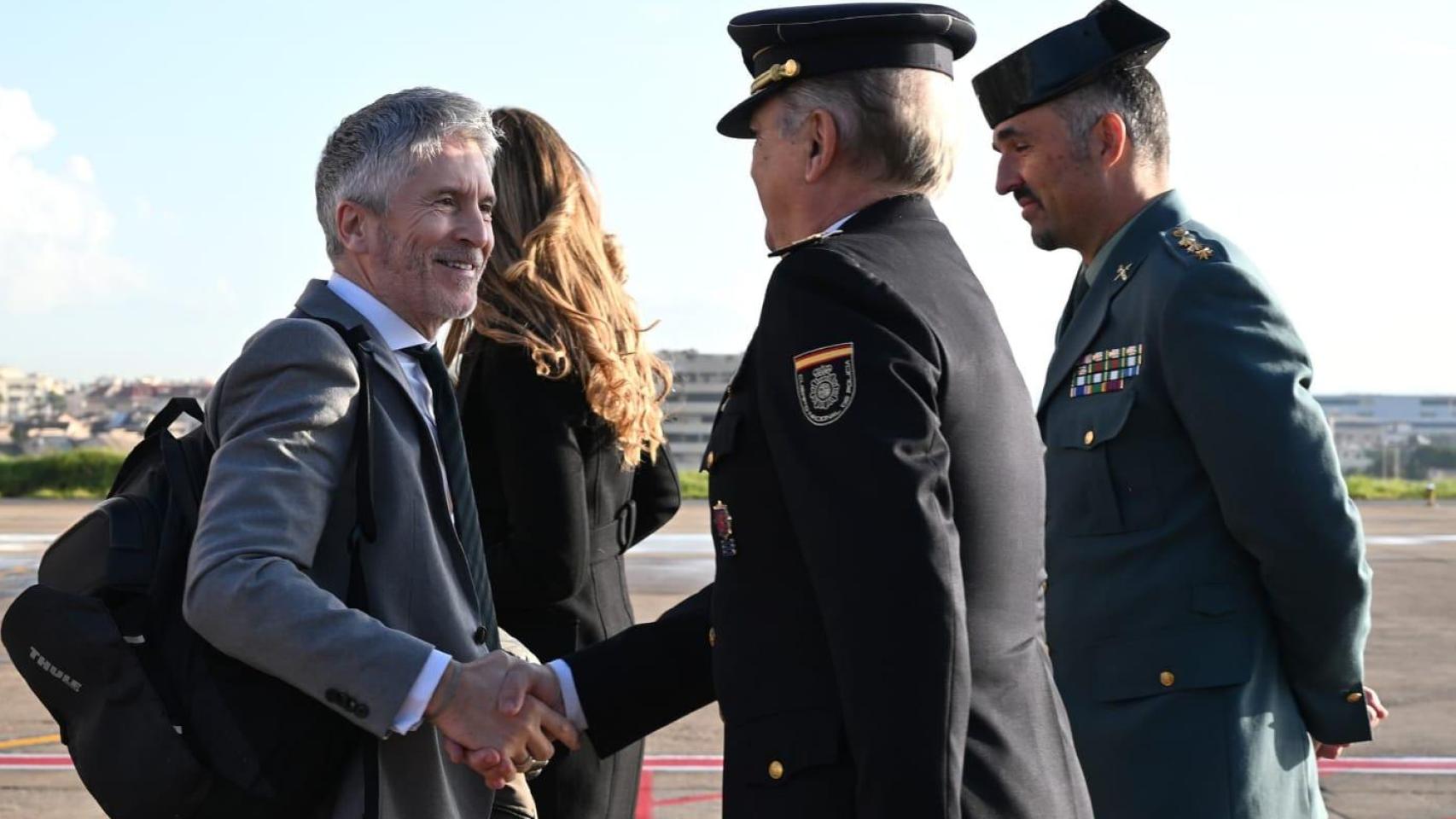 El ministro Marlaska, a su llegada a Melilla para revisar la marcha de las mejoras en la frontera de Beni Enzar, el 5 de febrero.
