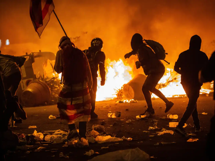Protestas violentas en Urquinaona, Barcelona, por la sentencia del 'procés'.