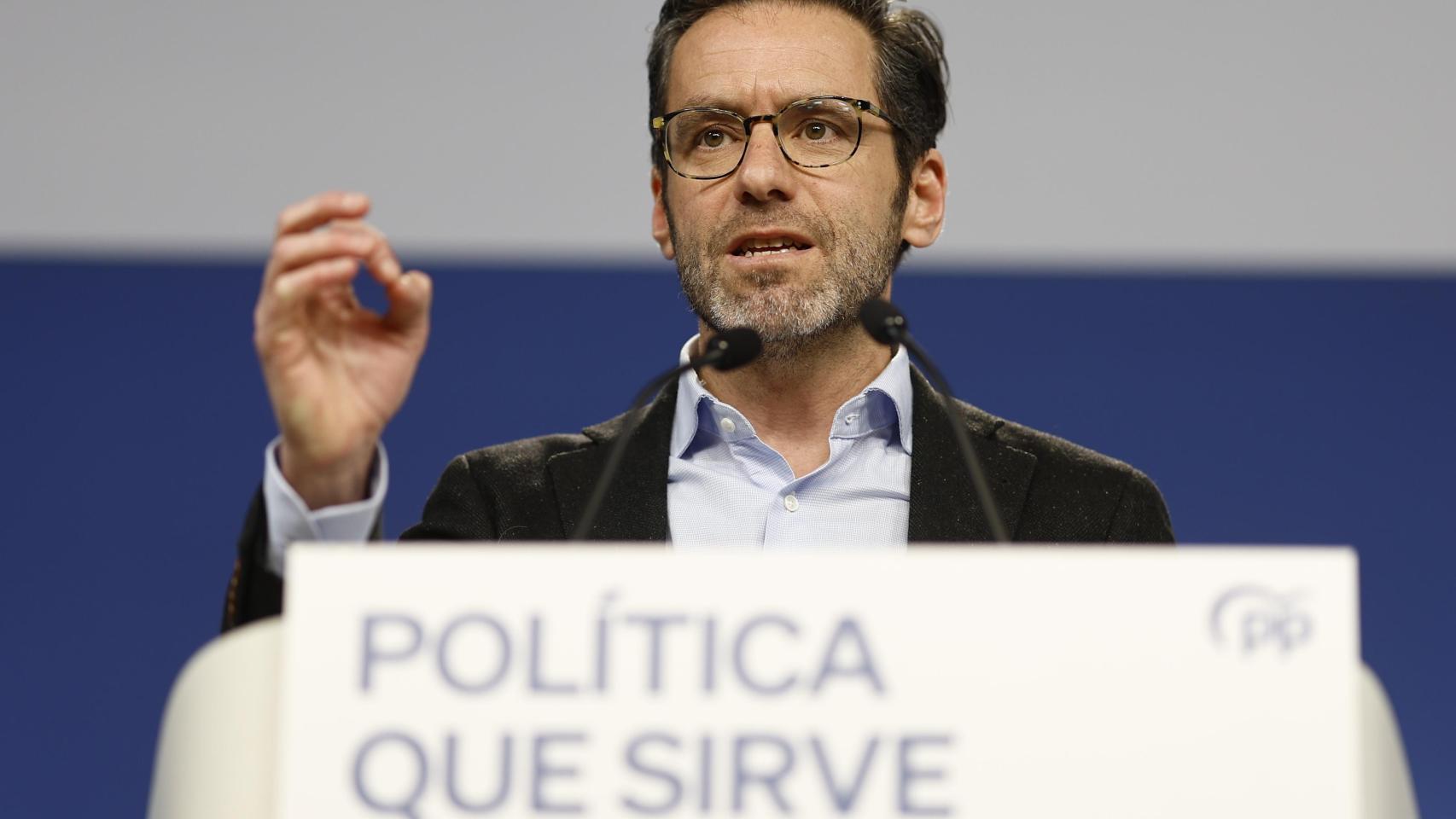 Borja Sémper, vicesecretario de Cultura y portavoz del PP, este lunes, en rueda de prensa en la sede de Génova.