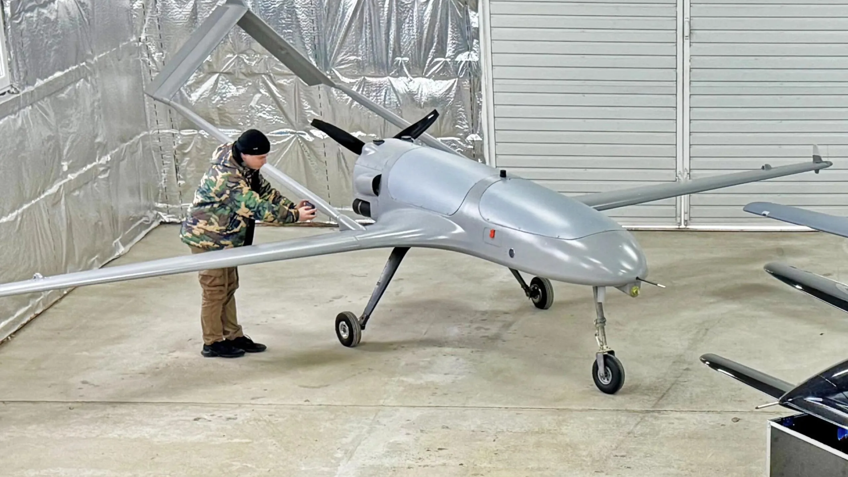 Dron AN-196 Liutyi en la fábrica