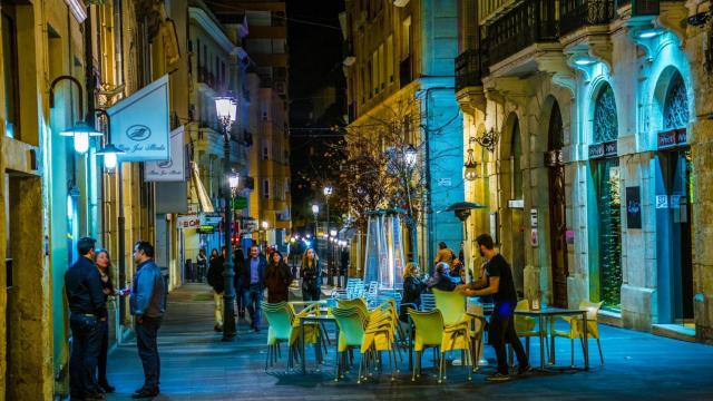 La calle Castaños, en una imagen de Shutterstock.
