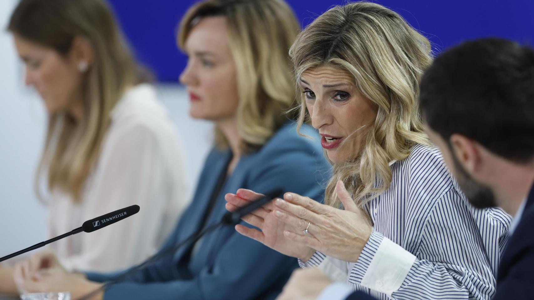 Yolanda Díaz, entre Sara Aagesen, Pilar Alegría y Pablo Bustinduy, en la rueda de prensa posterior al Consejo de Ministros.