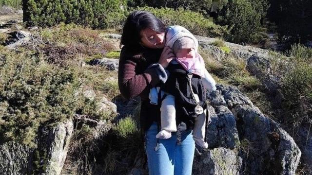 Jewel Lázaro, con su hija, S.