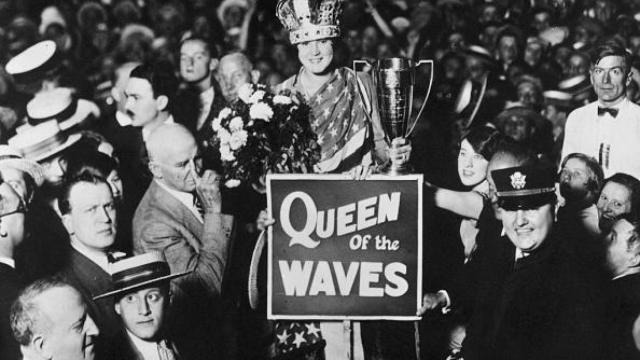 Gertrude Ederle, convertida en la reina de las olas a su llegada a Estados Unidos.