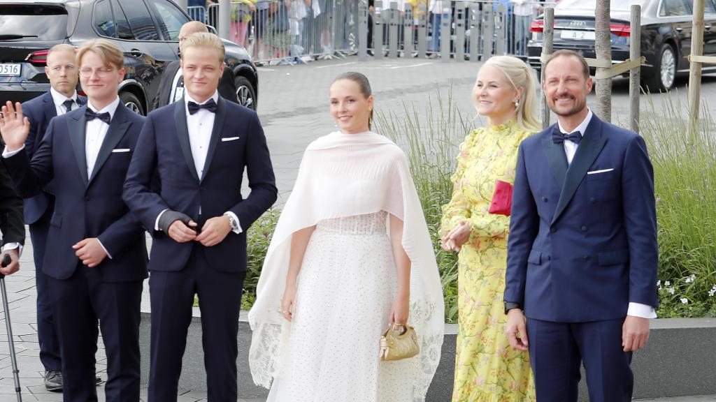 La Casa Real de Noruega junto a Marius Borg.