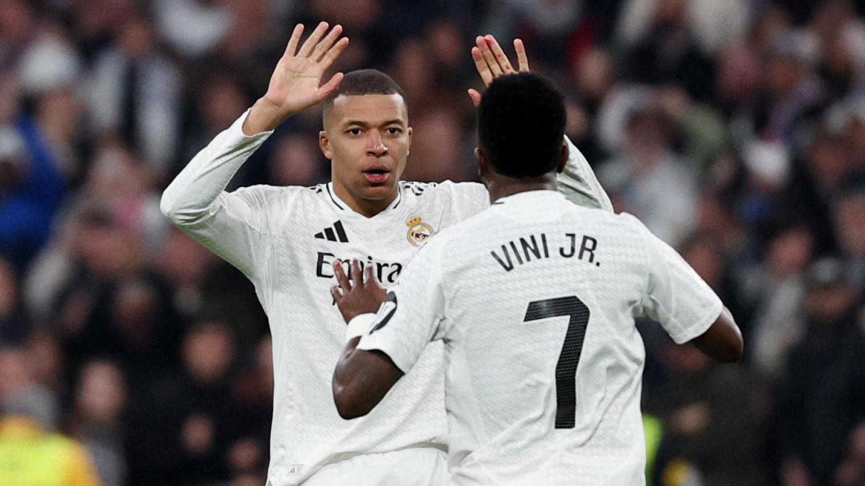 Mbappé celebra junto con Vinicius el gol marcado ante el Atlético de Madrid.