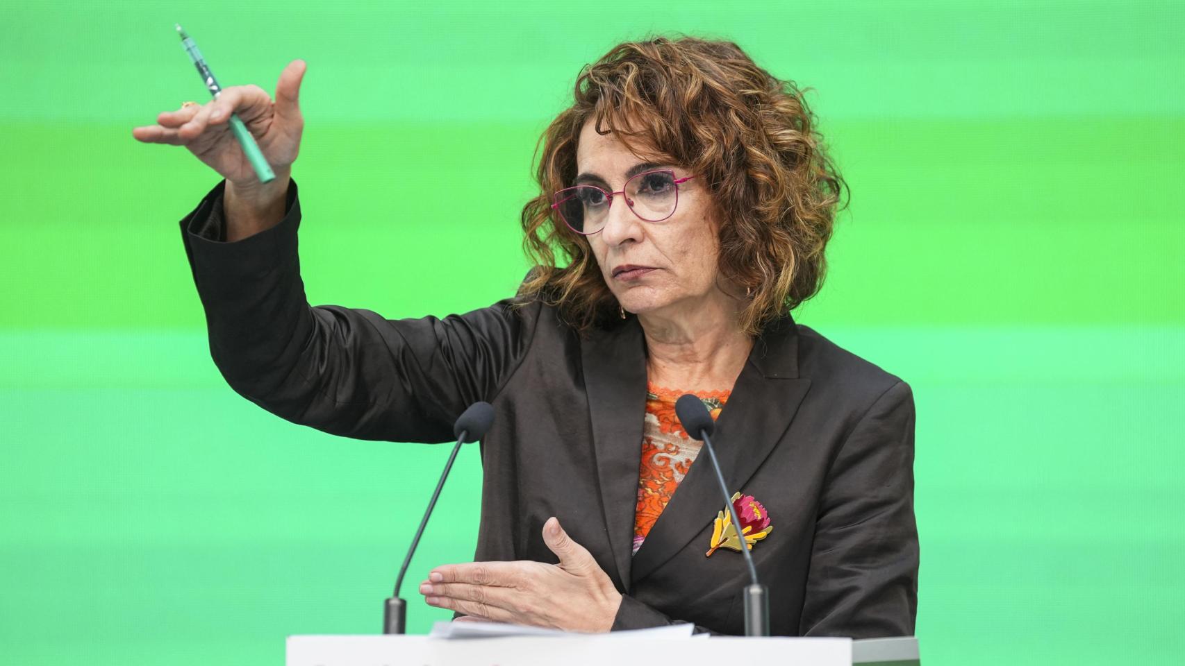 María Jesús Montero, vicepresidenta de Hacienda y líder del PSOE-A, este viernes, en una rueda de prensa en Sevilla.