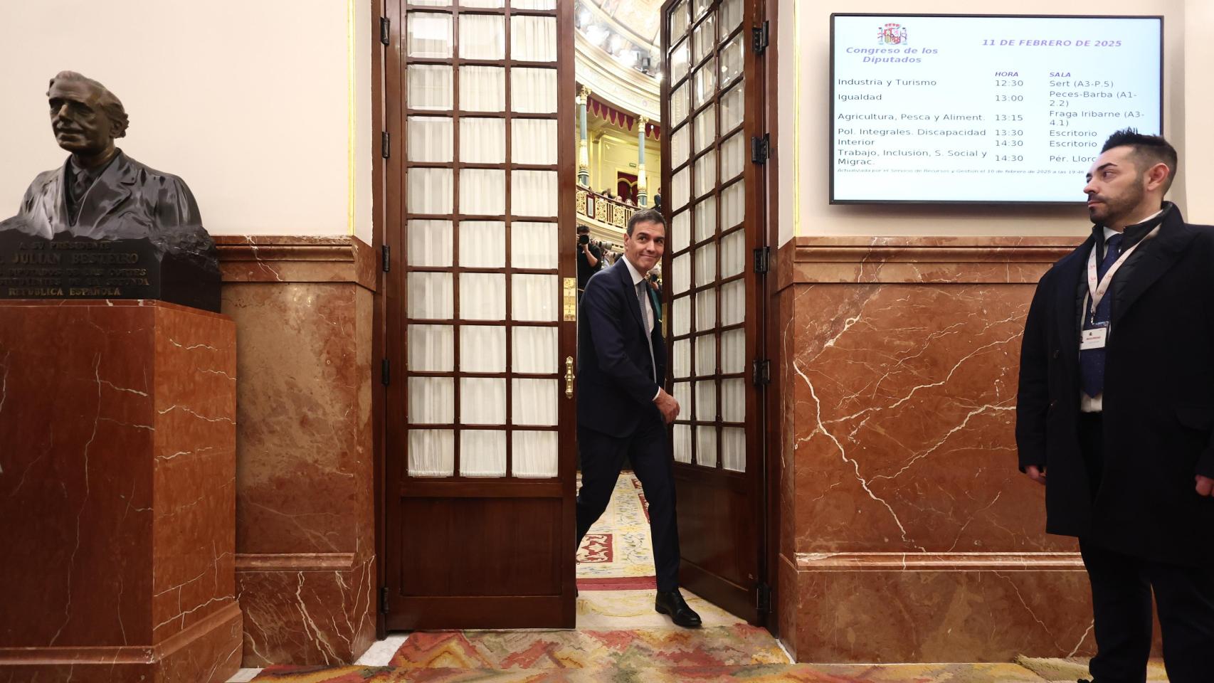 Pedro Sánchez abandona la sesión de control al Gobierno del pasado miércoles en el Congreso de los Diputados.