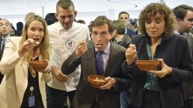 Acto de promoción del cocido madrileño organizado por ACYRE Madrid en el Parlamento Europeo.