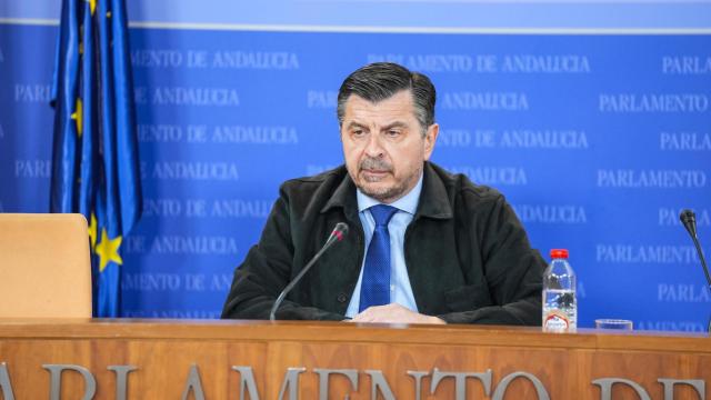 Toni Martín, este miércoles en el Parlamento andaluz durante su rueda de prensa.