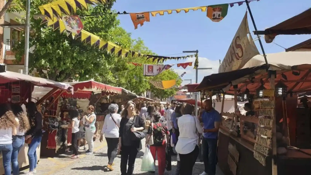 Un mercadillo medieval. EE