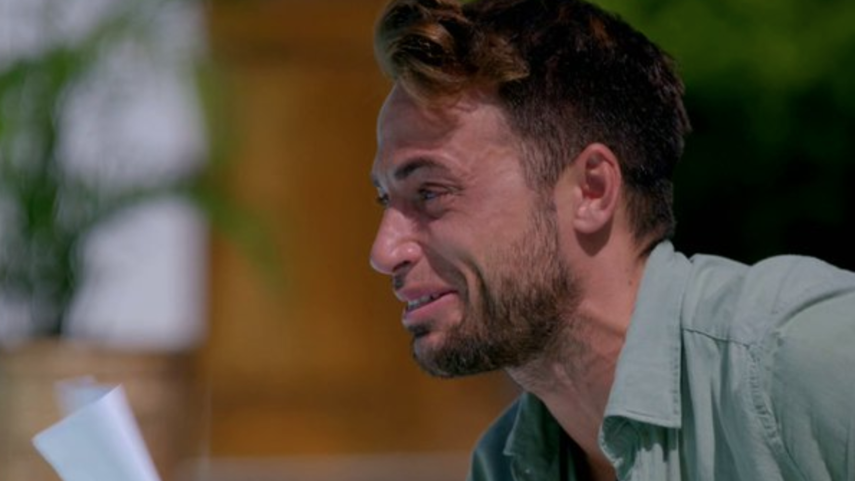 José Carlos Montoya llora desgarrado en 'La isla de las tentaciones'.