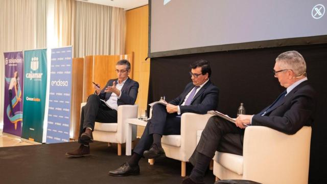 Alberto Ruiz-Gallardón y Eduardo Madina en el Diálogos para el Desarrollo en Córdoba.