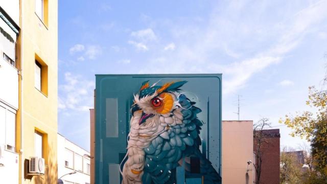 Mural del artista KALOUF en la fachada del  CEIP Manuel Sainz de Vicuña.