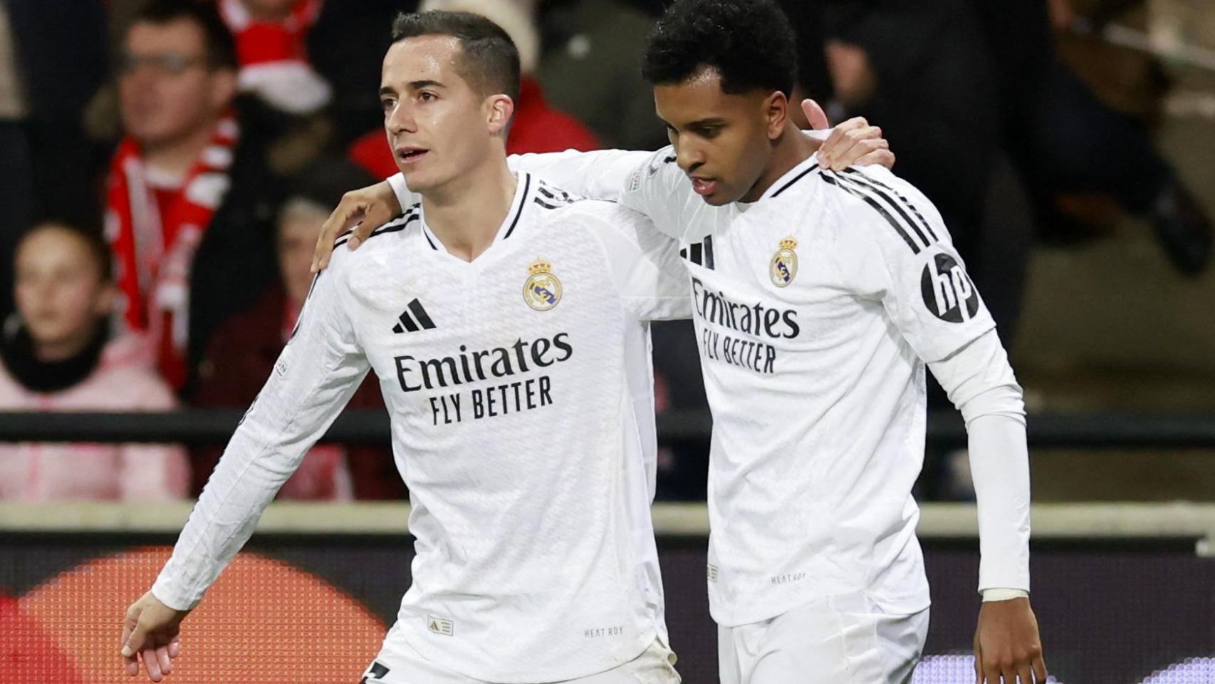 Lucas Vázquez y Rodrygo celebran un gol del Real Madrid
