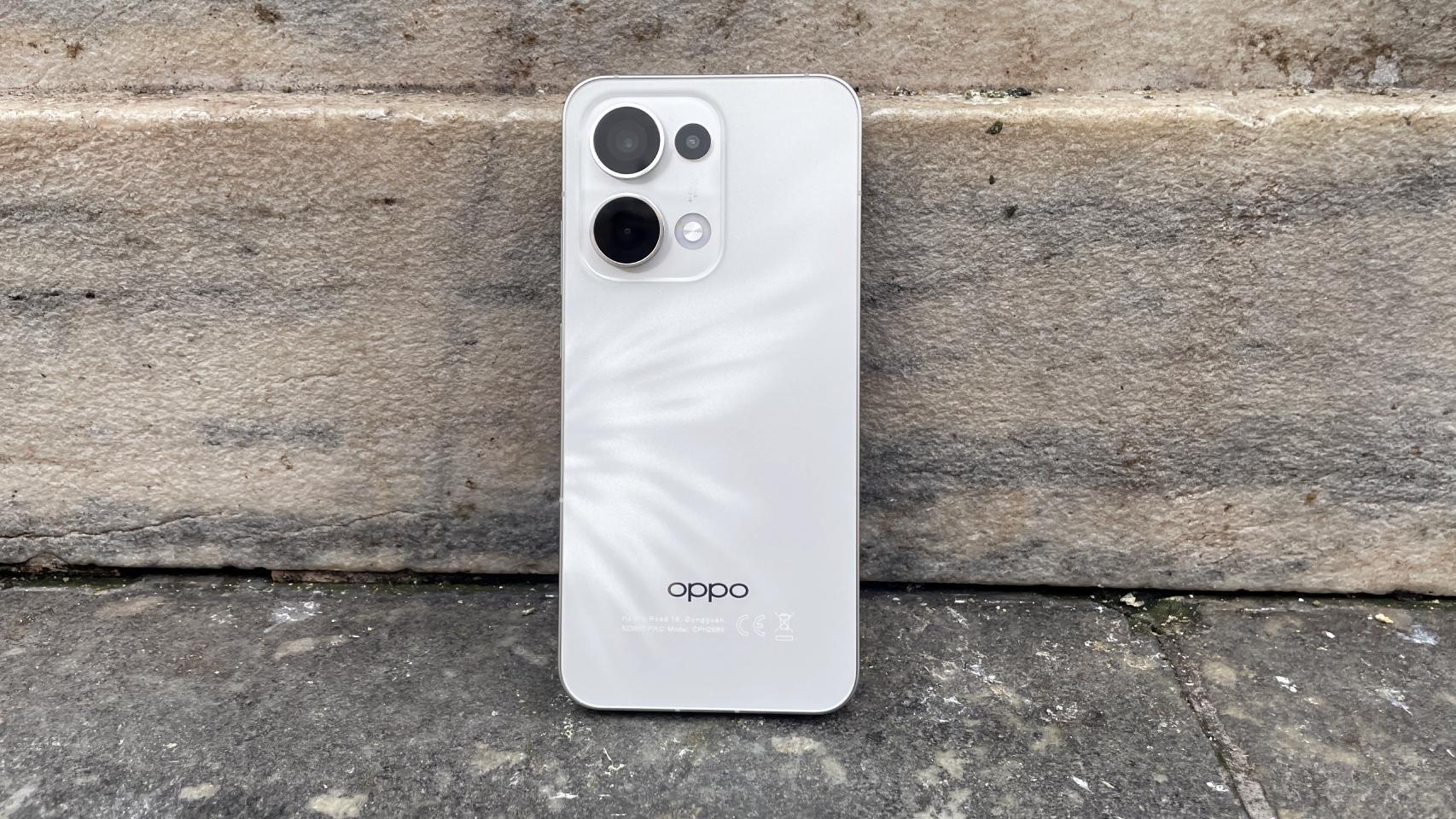 El Oppo Reno13.