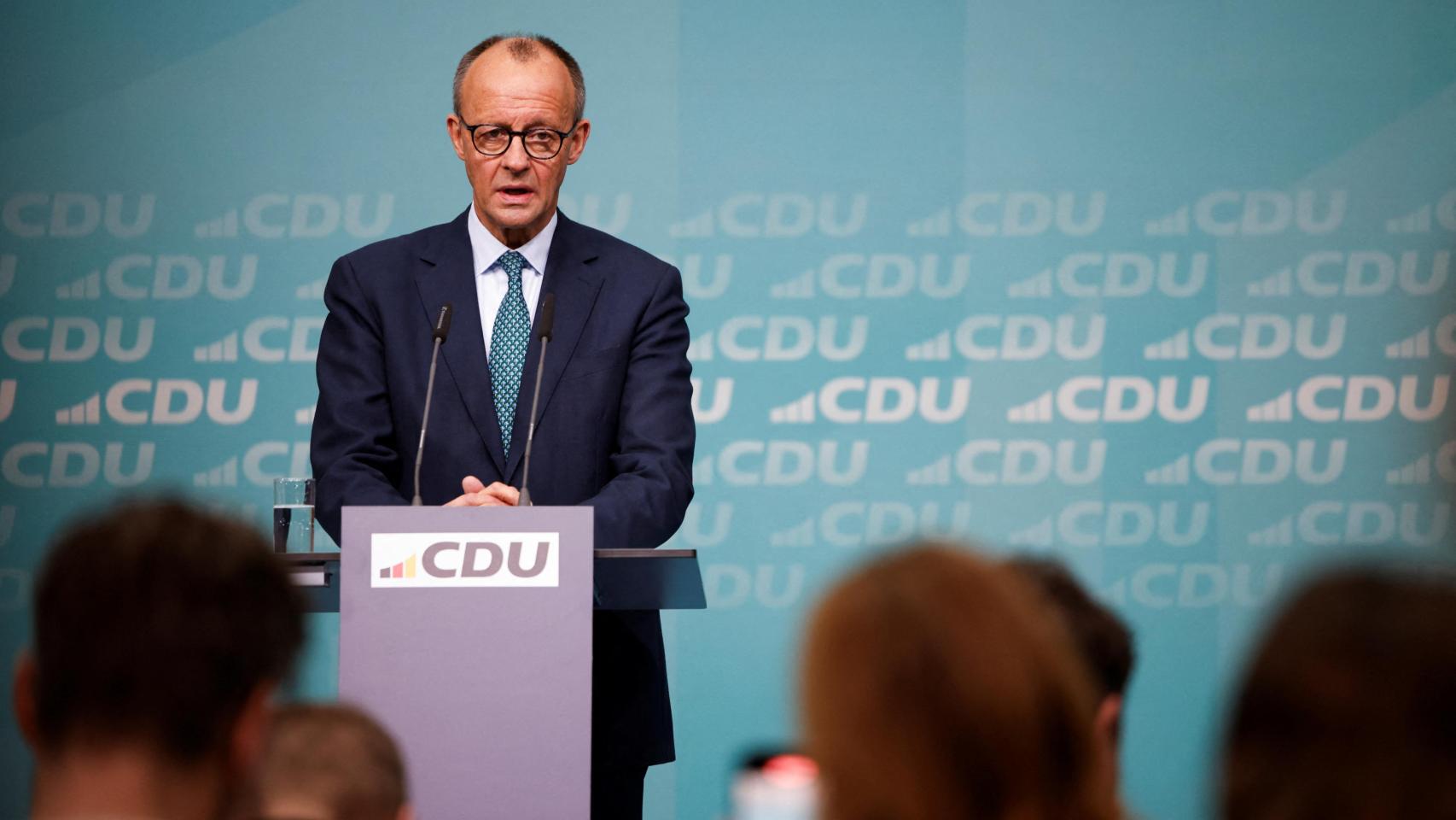 El líder de la Unión Cristianodemócrata (CDU), Friedrich Merz, en una rueda de prensa este lunes.