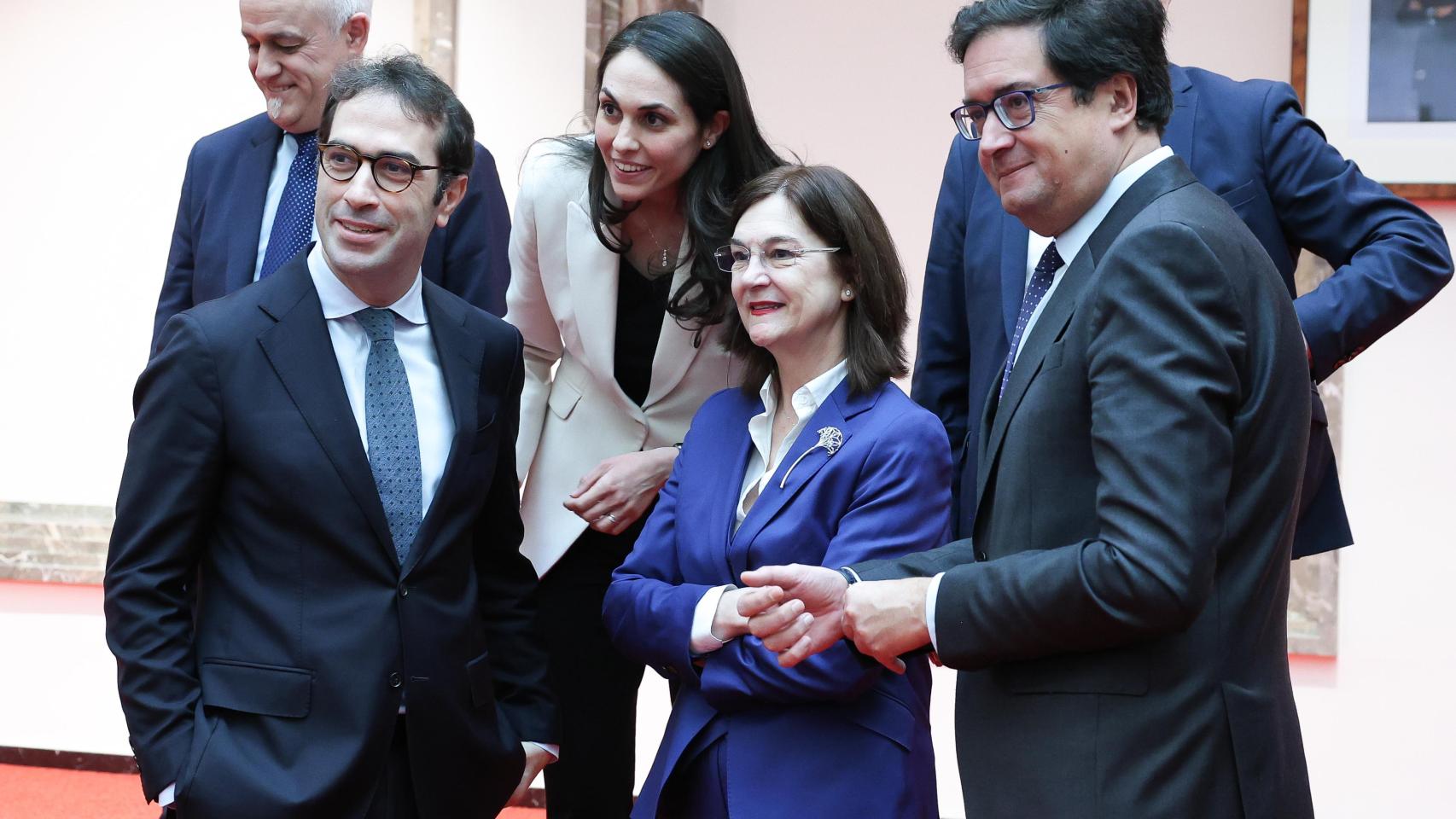 Carlos Cuerpo, ministro de Economía, Comercio y Empresa; Cani Fernández, presidenta de la CNMC, y Óscar López, ministro para la Transformación Digital y de la Función Pública.