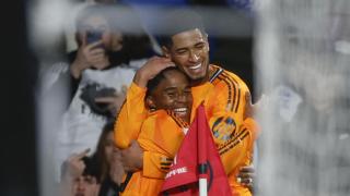 Endrick celebra con Bellingham su gol contra la Real Sociedad