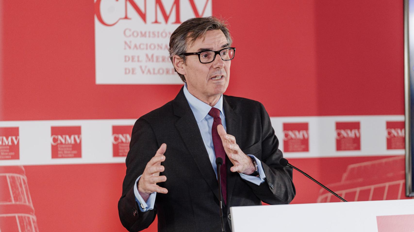 El presidente de la CNMV, Carlos San Basilio, interviene durante la presentación del plan de actividades para 2025.