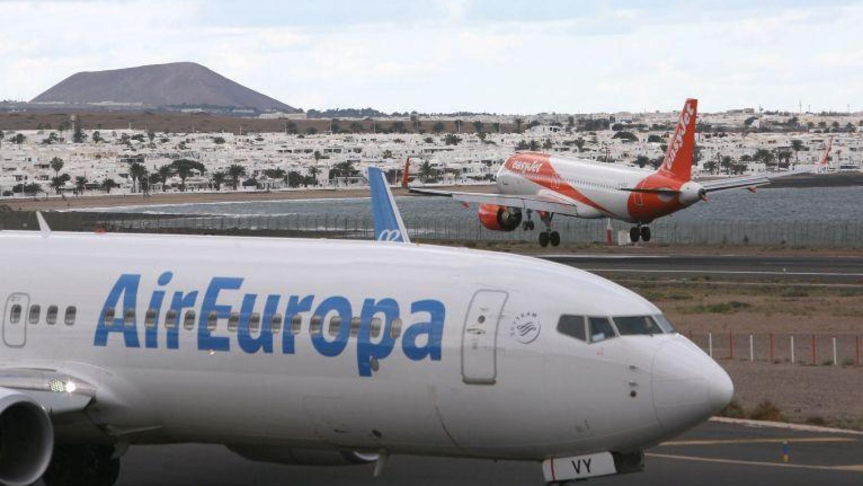 Avión de Air Europa en la pista de despegue del aeropuerto de Lanzarote.