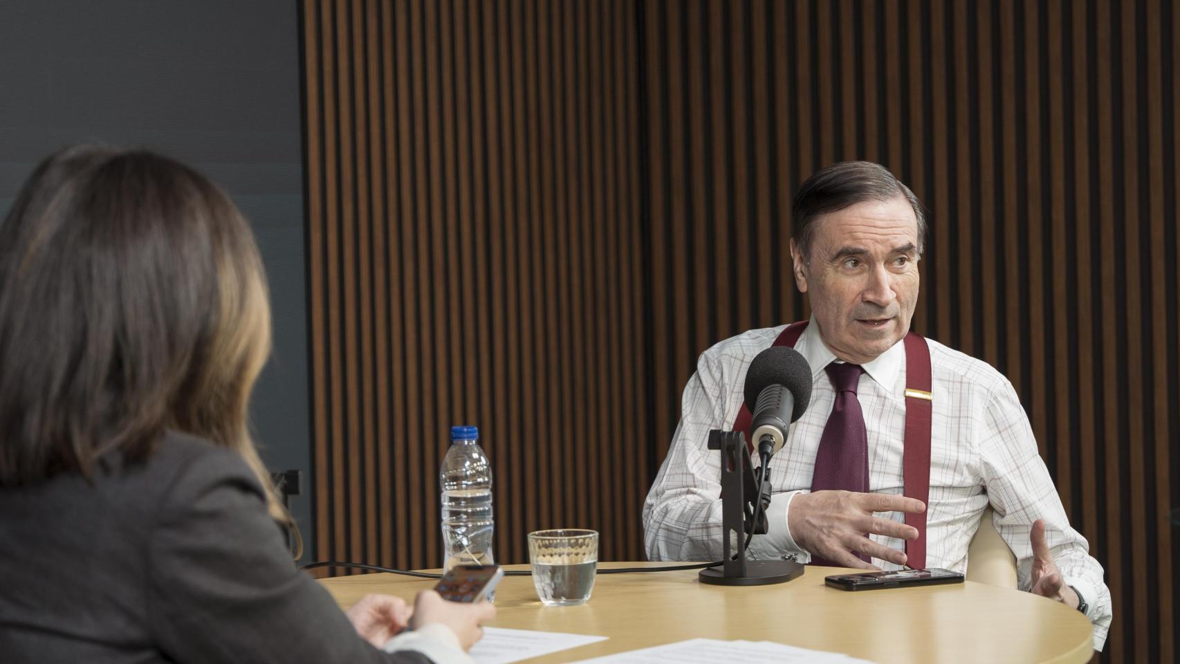 Pedro J. Ramírez, director de EL ESPAÑOL, con Puri Beltrán.