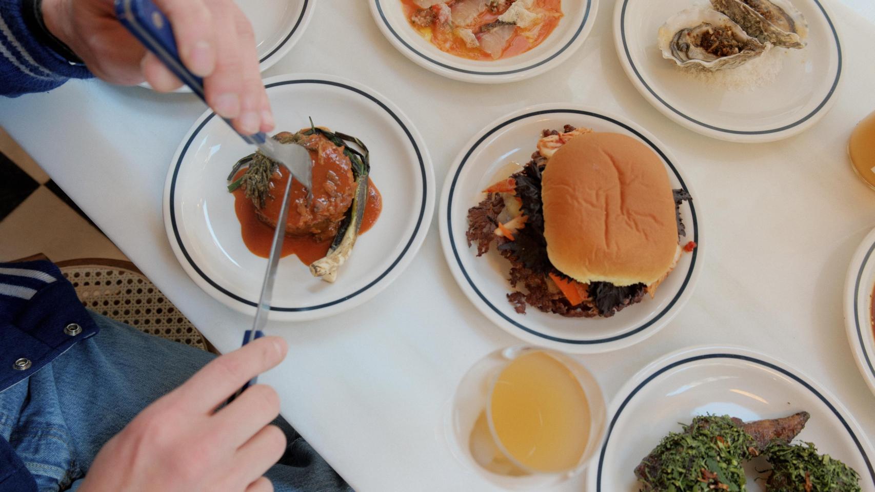 Algunos de los platos que llegan a la mesa de Chuck's