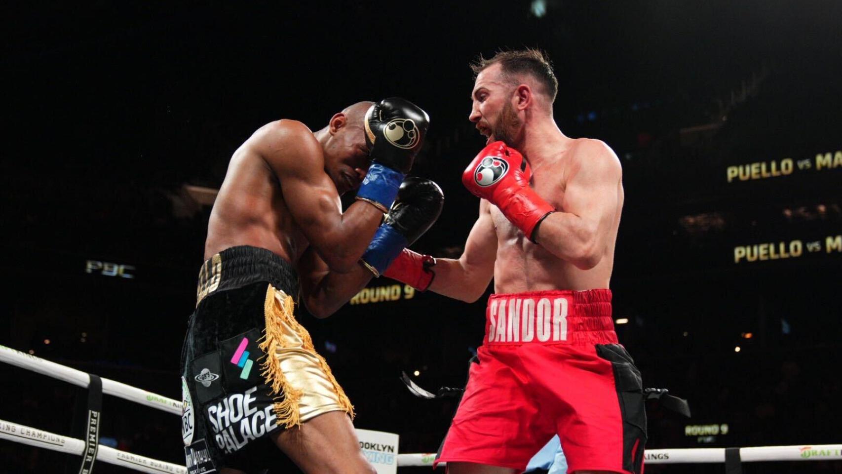 Sandor Martín, durante su pelea contra Alberto Puello